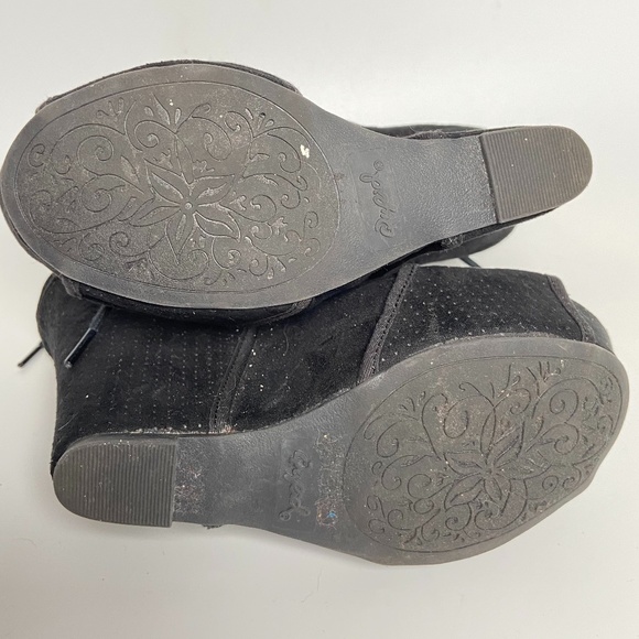 Qupid Black Lace Up Wedge Boots Size 6.5 - Picture 7 of 7